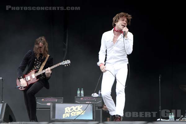 CAGE THE ELEPHANT - 2014-08-22 - SAINT CLOUD - Domaine National - Scene de la Cascade - Matthew Ray Shultz - Nick Bockrath